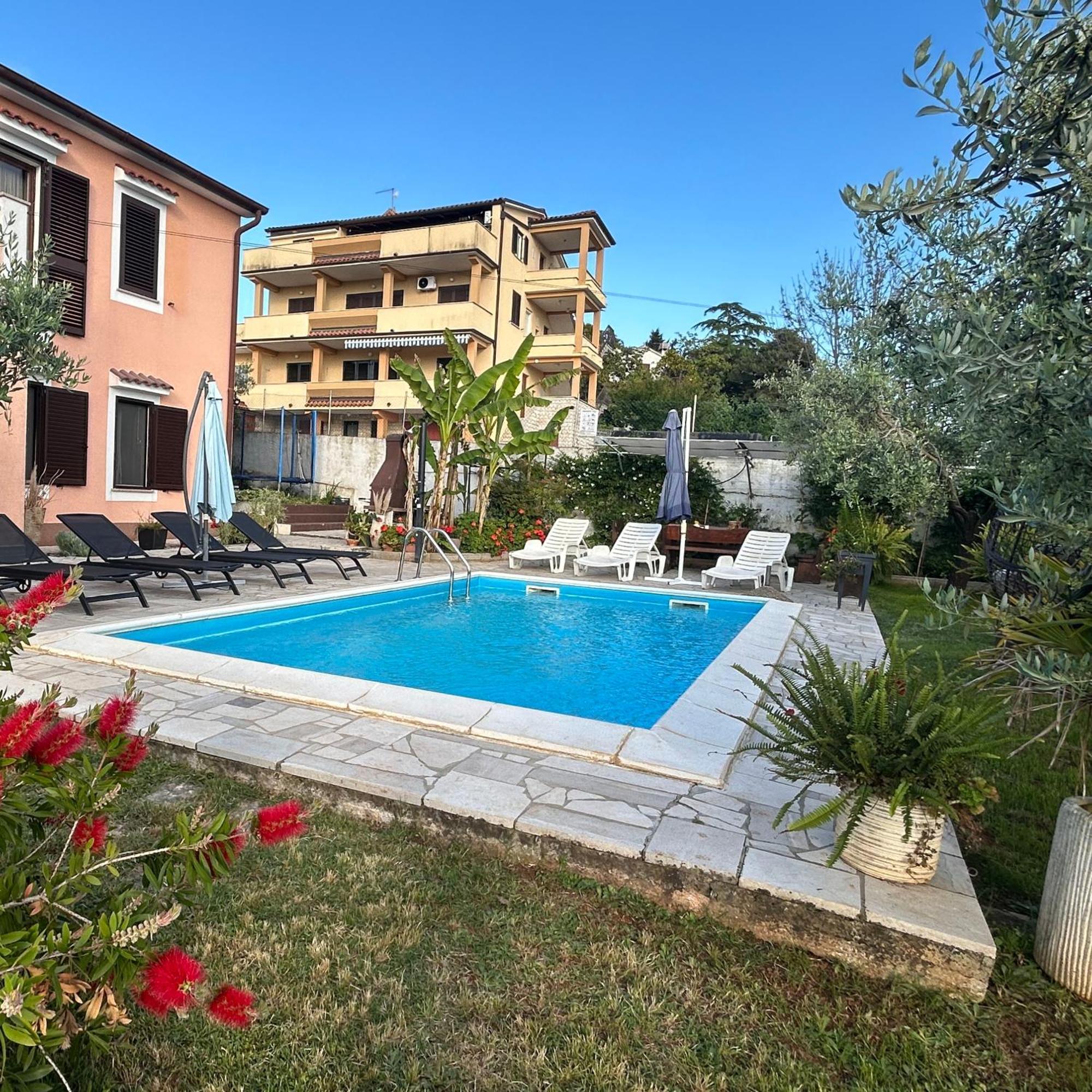 Apartments Mandic Pula Exterior photo